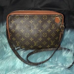 Louis Vuitton pochette sport